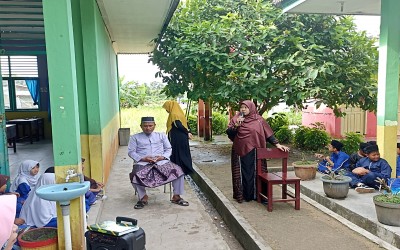Pak Suradi : Mari Kita Meneladani Akhlak Mulia Nabi Muhammad SAW