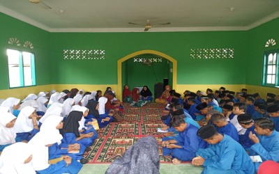 Pesantren Kilat MIS Miftahul Ulum Kawal Berikan Materi Beragama dan Pendidikan Berkarakter