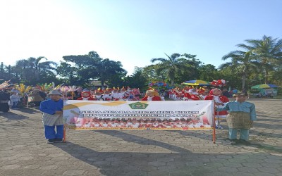 Gema Suara Mftahul Ulum Ikut Ramaikan Pawai TK/RA